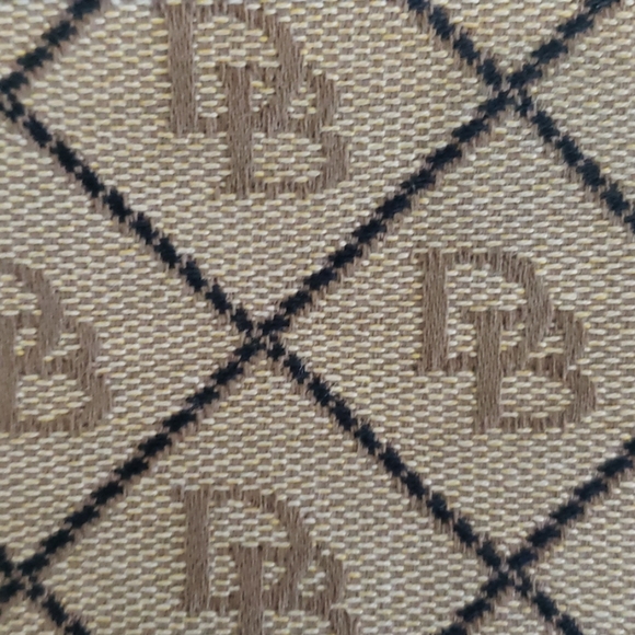 Dooney & Bourke - Picture 3 of 3